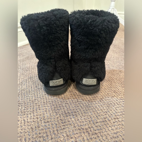 UGG Australia Patten Womens Size 8 Sherpa Boots Black Suede Sheepskin Boots - Picture 2 of 4